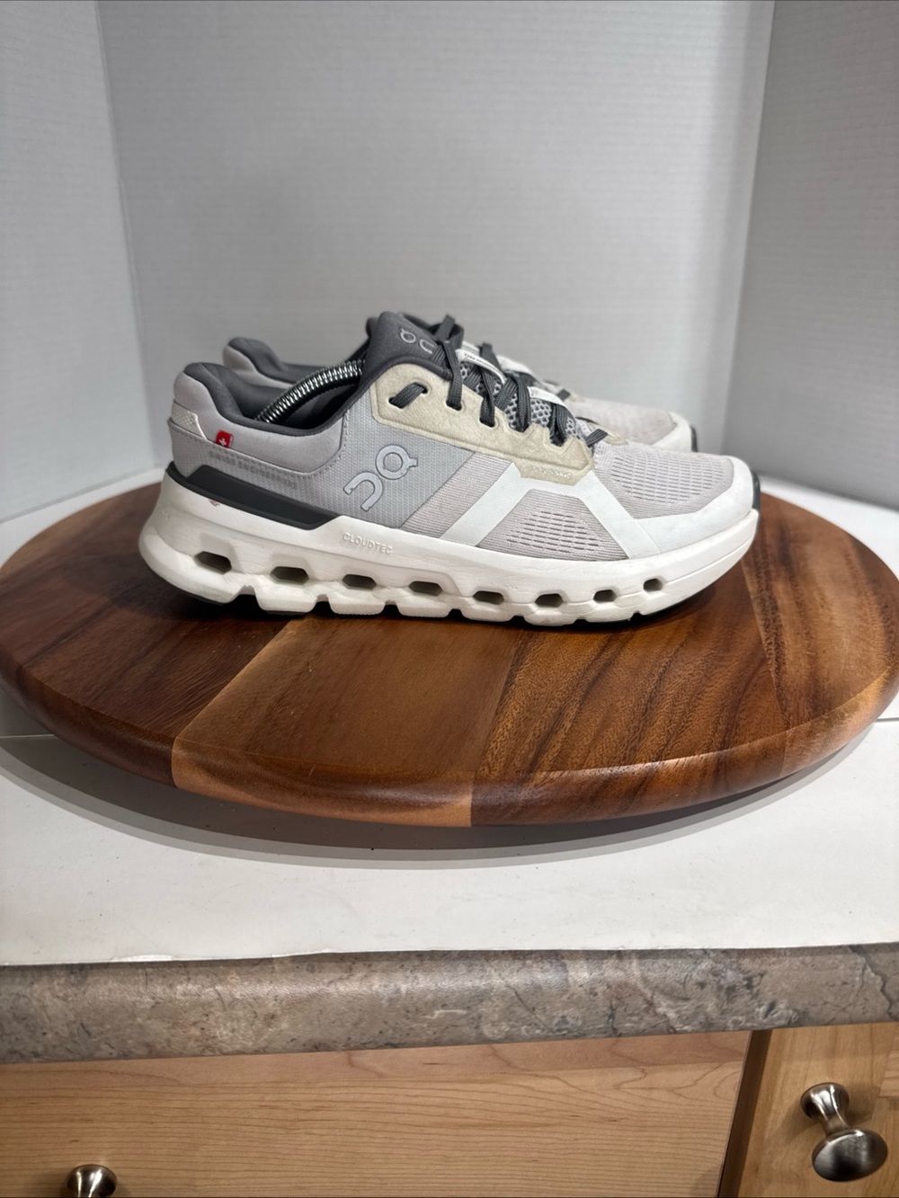 On Cloud Cloudrunner 2 Women's Size 7.5 Frost/White, 3WE1013062